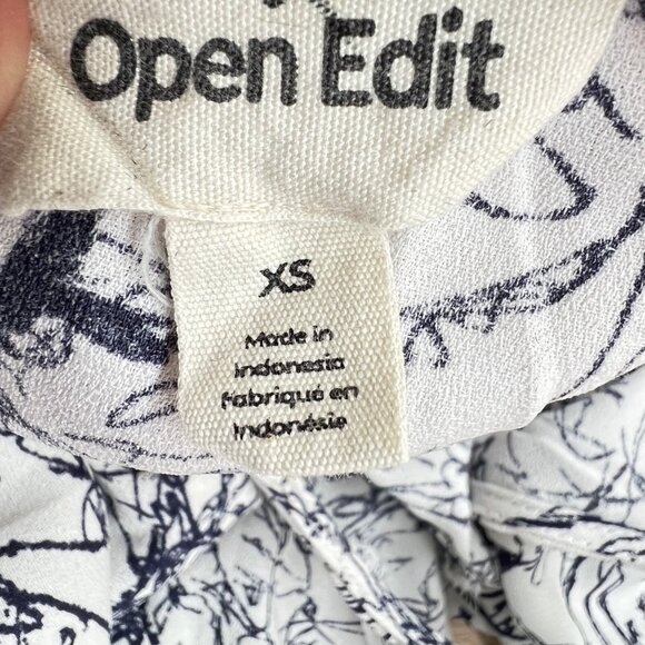 Open Edit Abstract Print Keyhole Blouse Black White Size XS - Picture 7 of 9